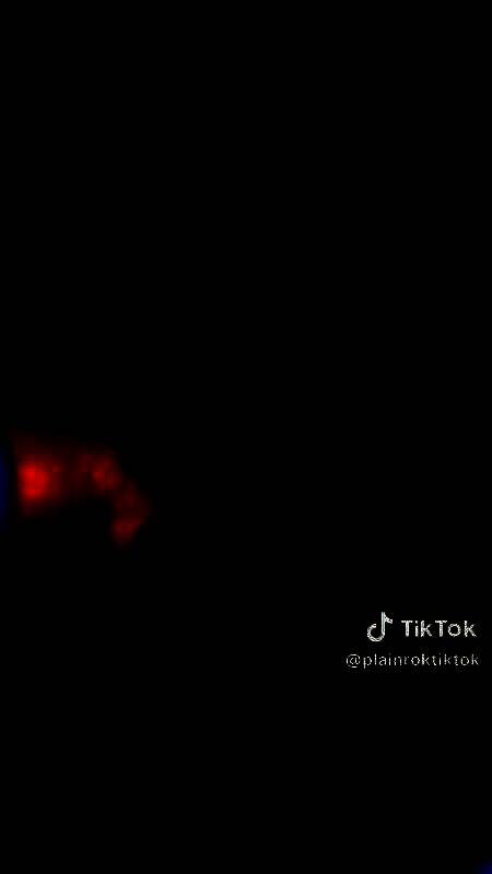 国外博主暴力打砸Switch2主机现场