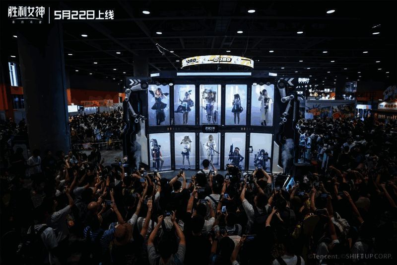 活动现场概念图，Coser扮演妮姬角色，与玩家互动抽取卡片