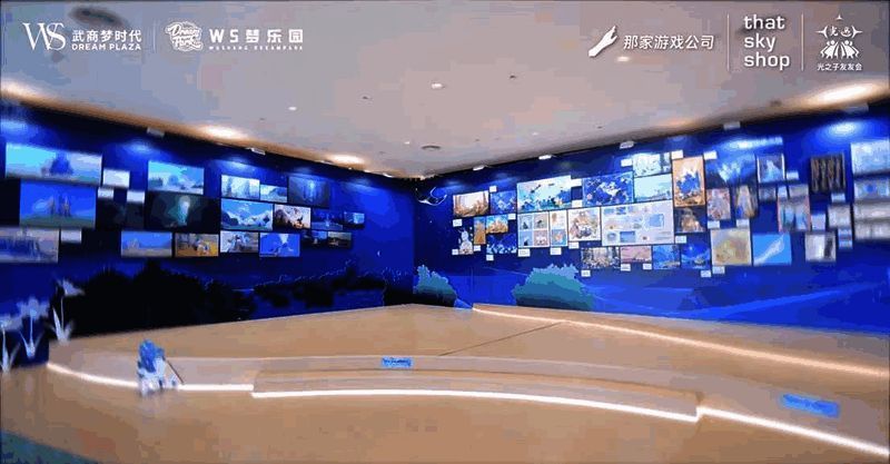 光之画廊内陈列着众多玩家投稿插画，色彩斑斓充满想象力