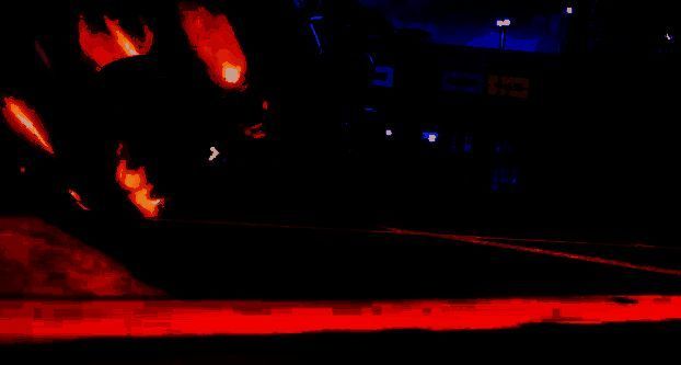 哈尼亚手持武器准备发动突袭，神情冷峻