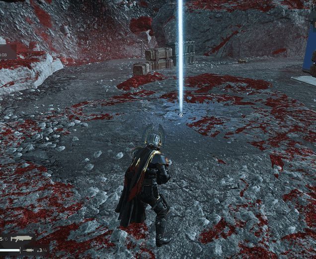 角色站在补给箱正下方，周围有明显爆炸光效提示即将引爆