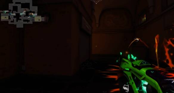 第六组准星示意图，黑色边框十字线强化聚焦