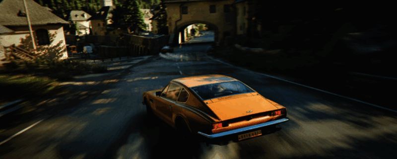 游戏封面展示，詹姆斯·邦德风格角色身着西装手持武器，背景为暗色调都市夜景