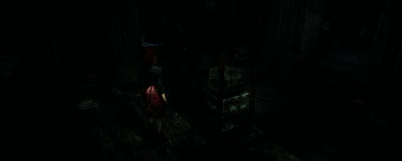 《受折磨的灵魂2》游戏场景截图，昏暗环境中角色手持武器警觉前行