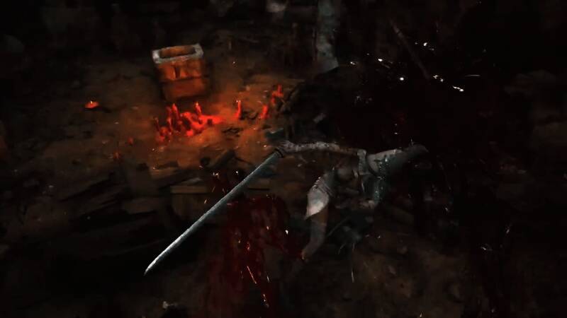 主角使用赤汞强化武器，周身环绕能量光芒