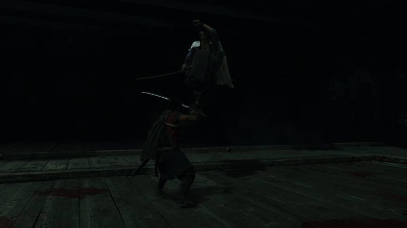 两名鬼之战士对峙于废墟之中，远处火焰升腾，氛围肃杀