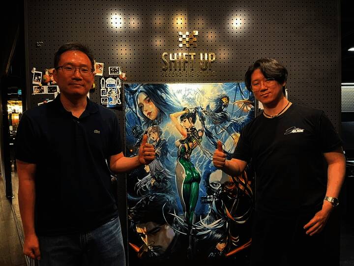 《剑星》角色EVE立绘展示，身穿战斗装甲，姿态英姿飒爽