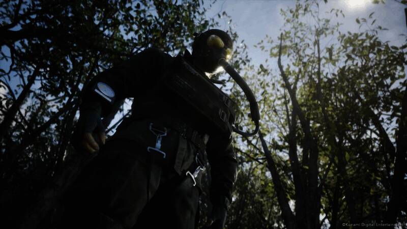 《合金装备3：重制版》游戏宣传图，主角手持武器，背景为丛林战场