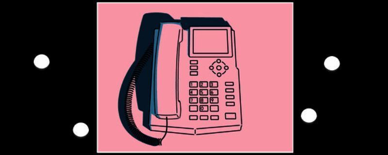 折言游戏封面展示，画面呈现一位角色在光影交错中的深情凝视