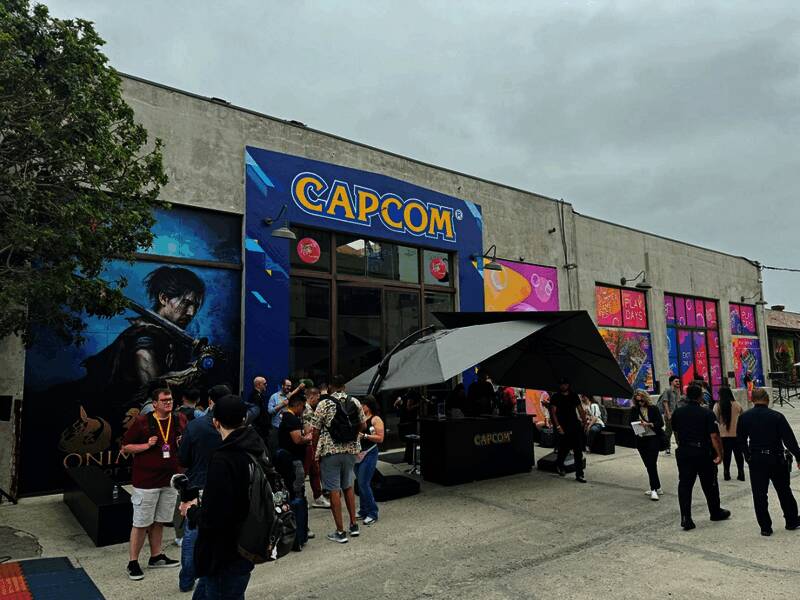 《生化危机9：安魂曲》游戏场景画面，废弃医院中昏暗压抑的环境展现