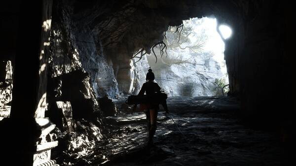 技能释放瞬间，法术与机械义肢配合打出连招组合