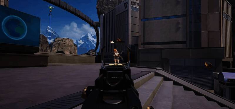 玩家在游戏中进行压枪操作演示，枪口稳定指向目标区域