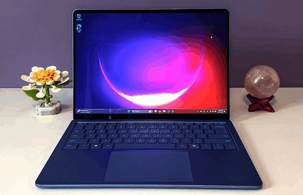 Windows 11系统中出现的微软电脑管家界面截图，显示主菜单和工具分类