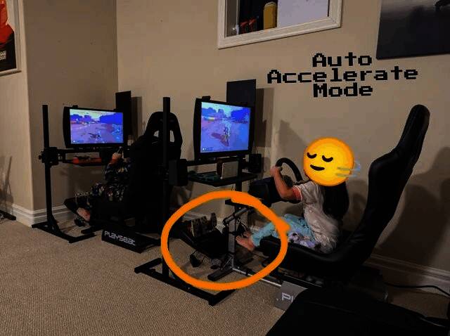 完成后的街机厅全貌，设备整齐摆放于房间一角