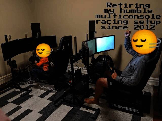 孩子正在操控方向盘，脸上洋溢着兴奋的笑容