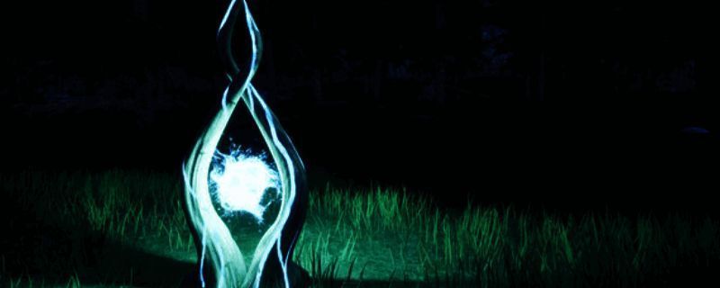 游戏主视觉画面展示主角手持巨剑与神秘生物对峙的场景