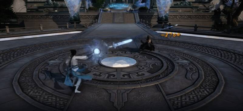 青云二技能三尺流云展示，飞剑环绕周身并自动锁定敌人