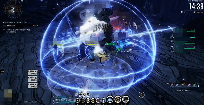 装备界面展示不同流派所需武器与防具外观及属性加成