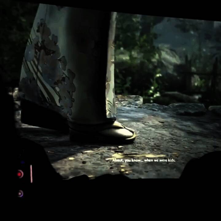 废弃医院走廊，灯光闪烁，空气中弥漫着紧张与不安