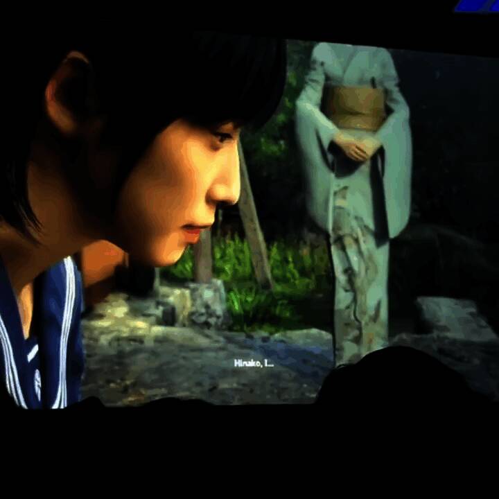 游戏内战斗场景，主角与扭曲怪物激烈对抗，特效逼真