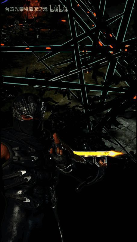 龙隼在《无双深渊》中展示战斗技能，手持双刃高速突进，背景为充满日式忍者风格的战场