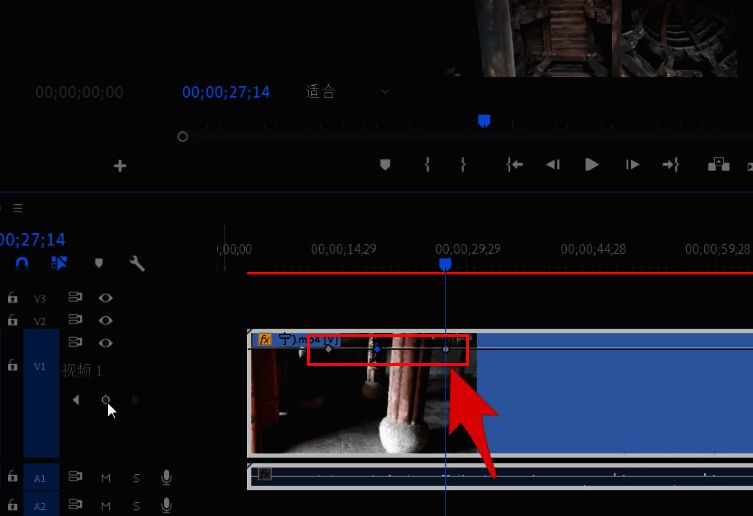 多个关键帧排列在时间轴上，形成明暗变化曲线