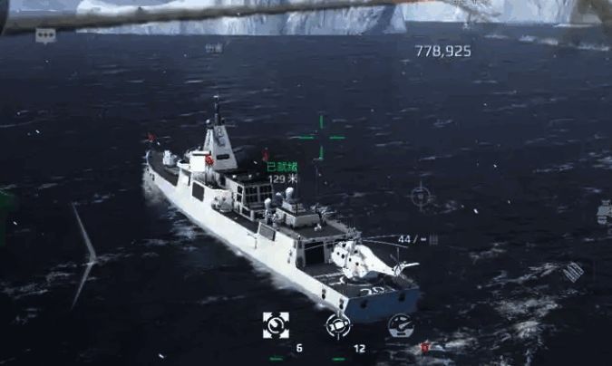 三艘护卫舰并排展示，展现各自特色与配置差异