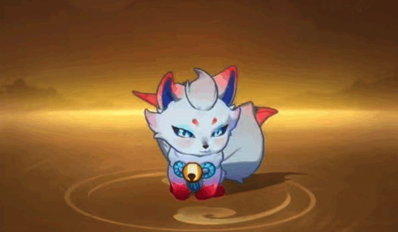 孙悟空灵兽技能展示，手持金箍棒释放红色火焰特效