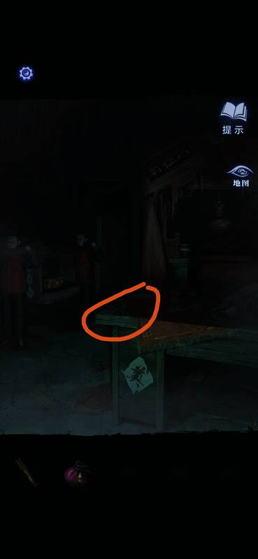 玩家站在桌旁，点击桌面打开物品界面