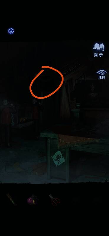 烛台上摆放着龙凤花烛，墙上有文字提示供参考