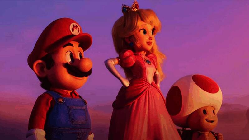 碧姬公主复古与现代版本对比图，红棕色头发与深色瞳孔的造型引人注目