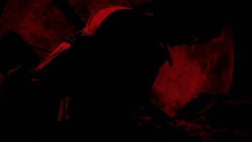 万敌童年悲剧场景，母亲被杀，婴儿被抛入黑暗河流