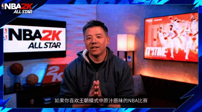 游戏总监Mike Wang与Ronnie现场讨论开发细节，气氛认真专注