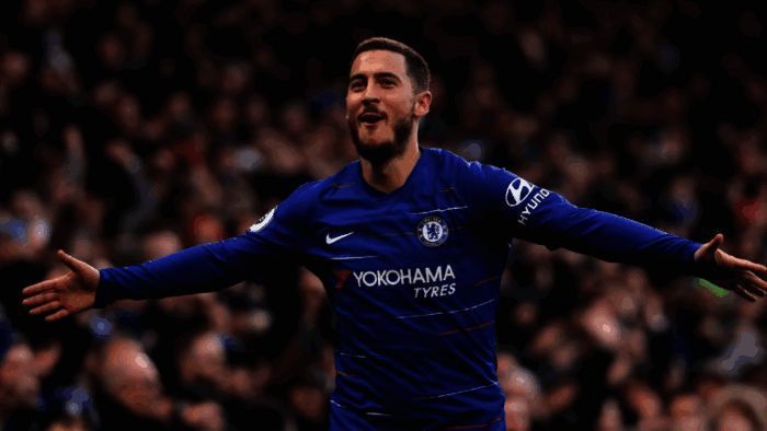 阿扎尔年轻时期在切尔西比赛中的精彩盘带动作，展现其灵动风格