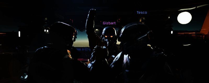 《绝地潜兵2》游戏界面展示，角色站在战场中央，周围有浓厚的雾气笼罩