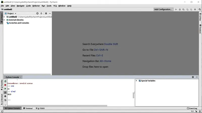 PyCharm编辑界面示意图，展示代码编写环境