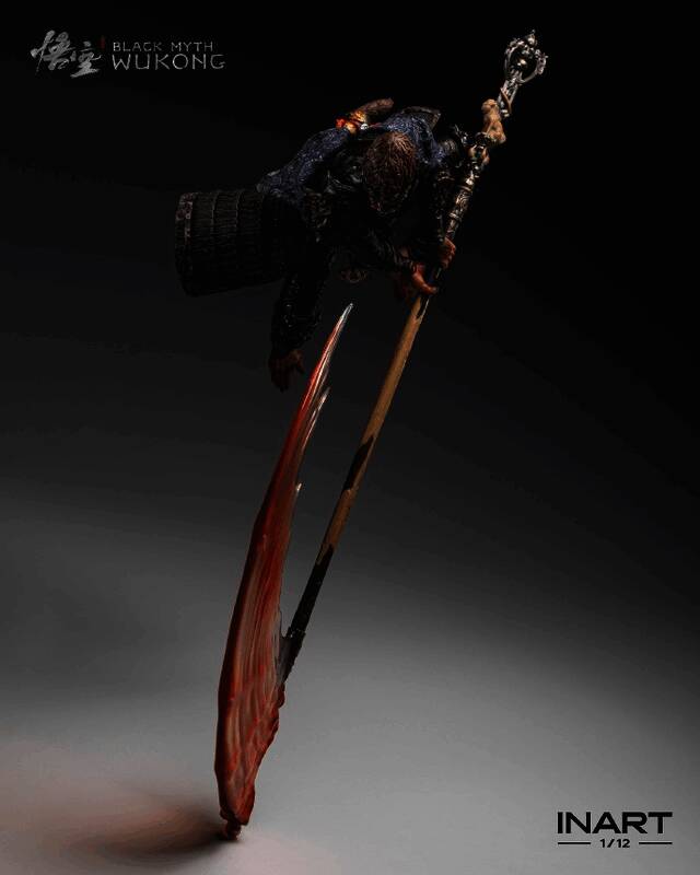 人偶手部细节放大图，指节分明，涂装精准，做工极为考究