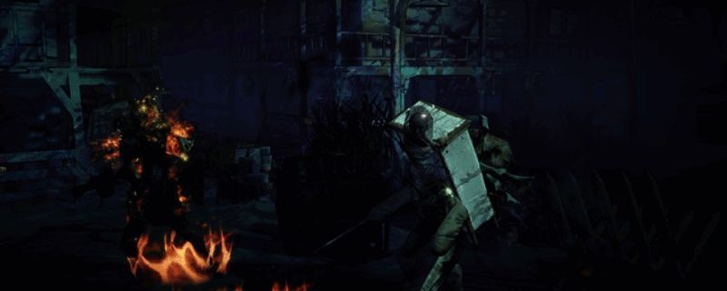 《噩梦边境》游戏场景截图，昏暗森林中角色手持武器警惕环顾四周