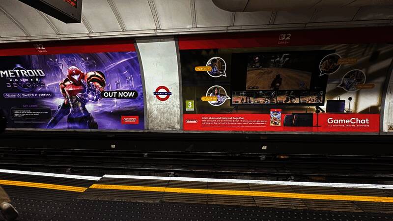 广告细节特写，清晰可见‘现已发售’字样及游戏LOGO