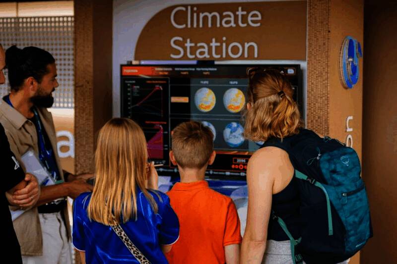 NASA与NOAA联合提供的气候数据在《气象档案馆》中的可视化图表展示