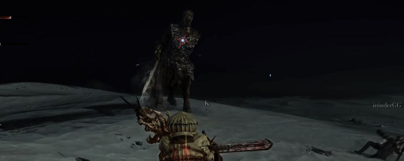 艾尔登法环黑夜君临夜王马人骑士战斗场景，BOSS手持长矛，背景有飞蛾与蝎子召唤物