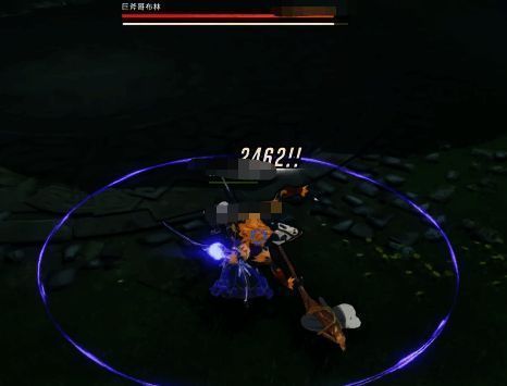 巨斧哥布林施展双斧旋风，场地内出现红色预警区域