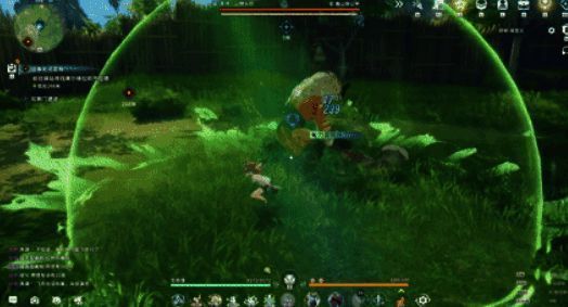 战斗场景截图，展现boss与玩家之间的激烈对抗瞬间