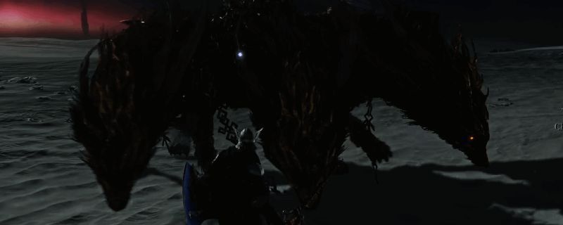 艾尔登法环黑夜君临夜王三头狼BOSS战斗场景，三只狼形态同时出现，画面紧张刺激