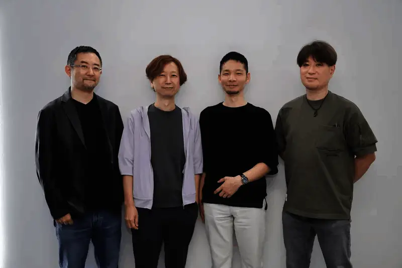 游戏主菜单界面预览，整体视觉风格融合复古与现代感