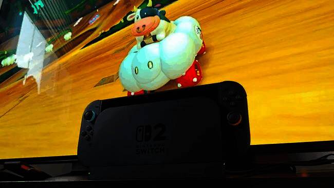 Nintendo Switch 2底座设计概念图，展示其接口与供电需求的变化