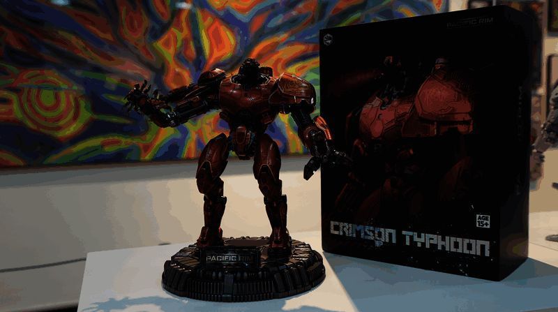 《环太平洋》暴风赤红机甲模型气势磅礴，令人心潮澎湃