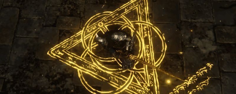 游戏内背包界面截图，显示武器与消耗品槽位分布