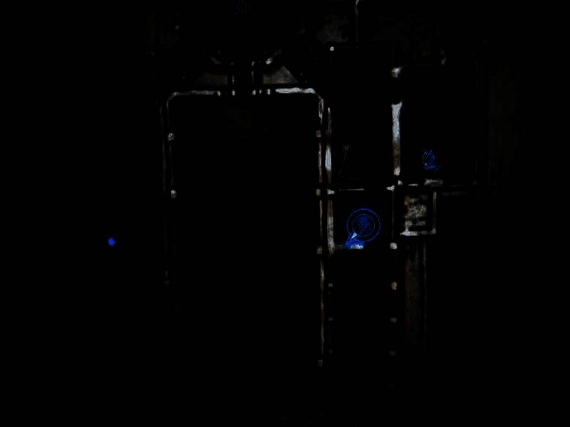 木偶侍者对话与地下室探索场景展示