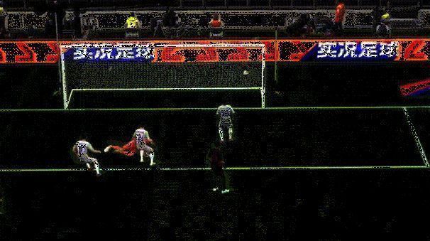 德科连续变向突破防守，展现顶级控球技术